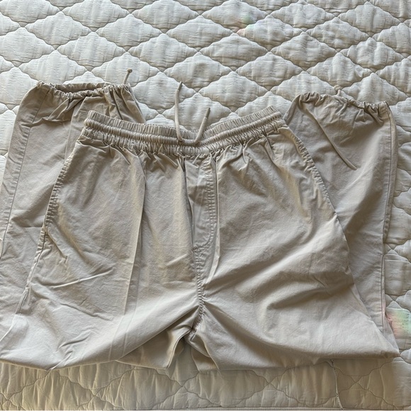 Aritzia TNA parachute pants - Picture 1 of 4